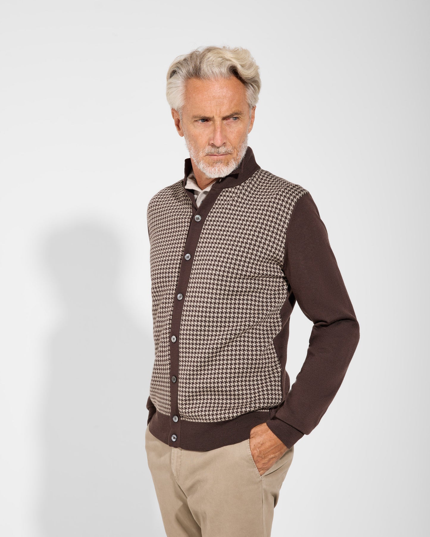 Cardigan con bottoni pied de poule