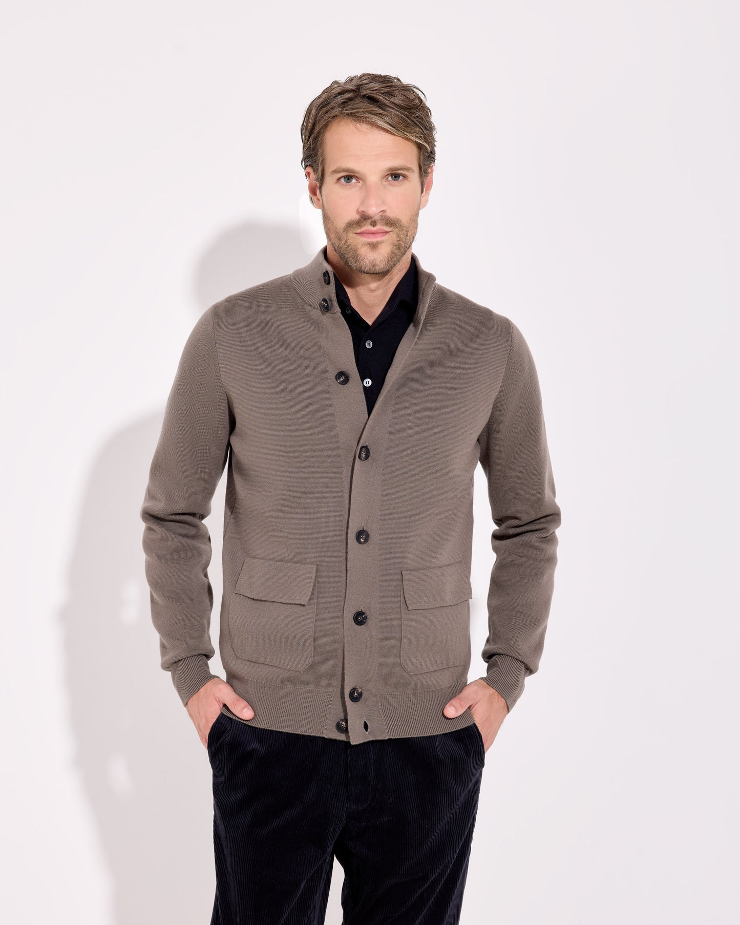 Cardigan con bottoni punto milano lana merino verde salvia