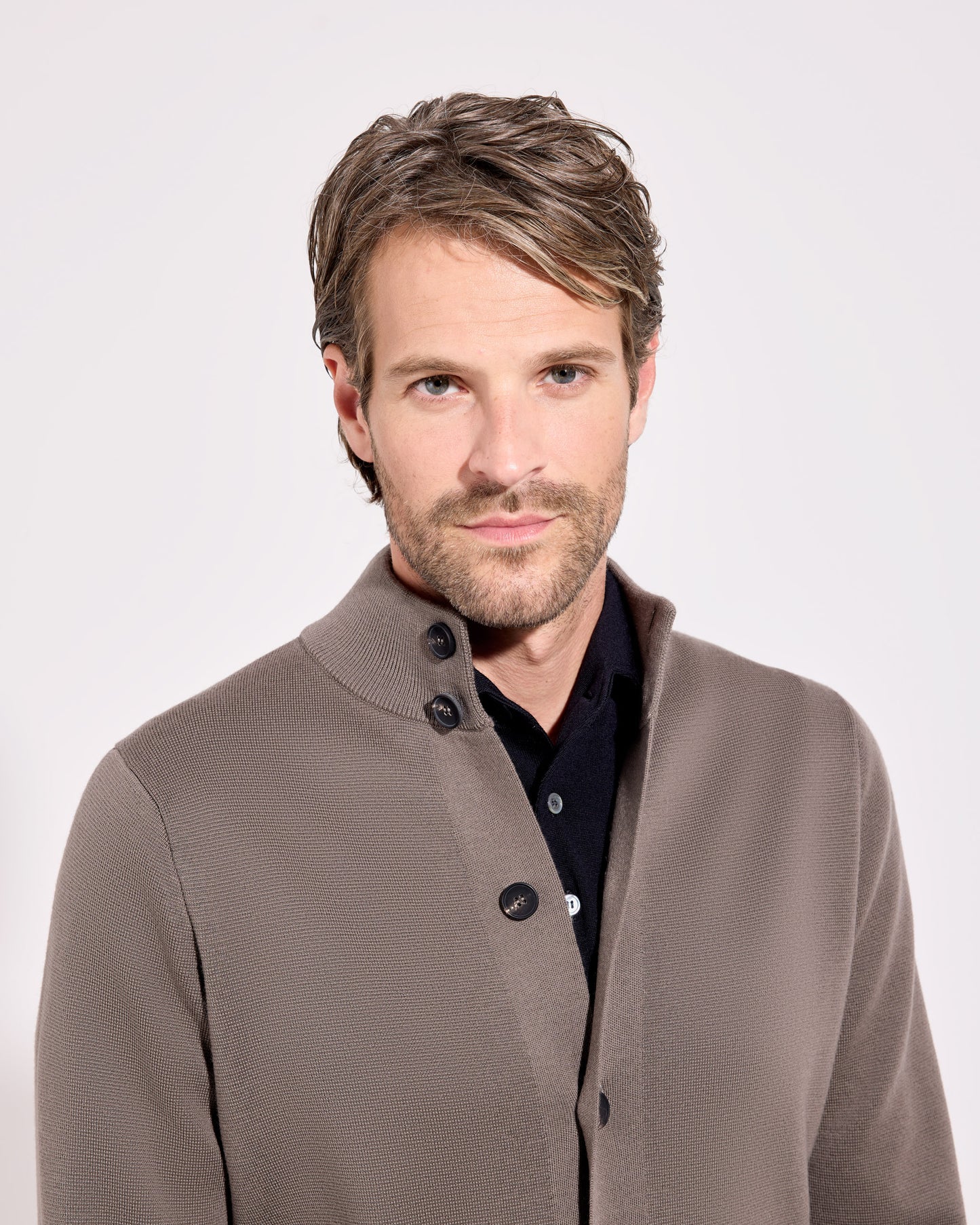 Cardigan con bottoni punto milano lana merino verde salvia