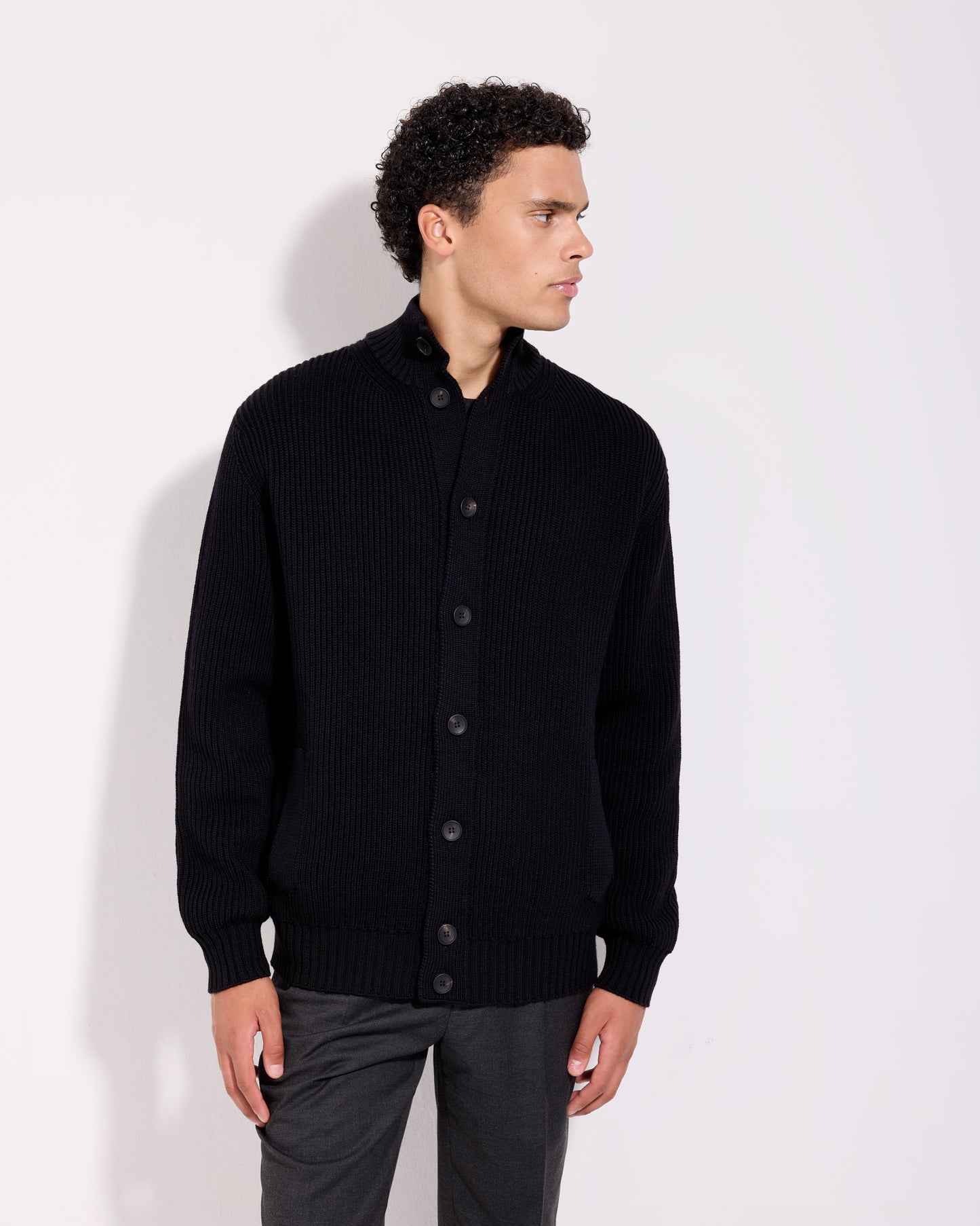 Cardigan con bottoni costa inglese lana merino nero
