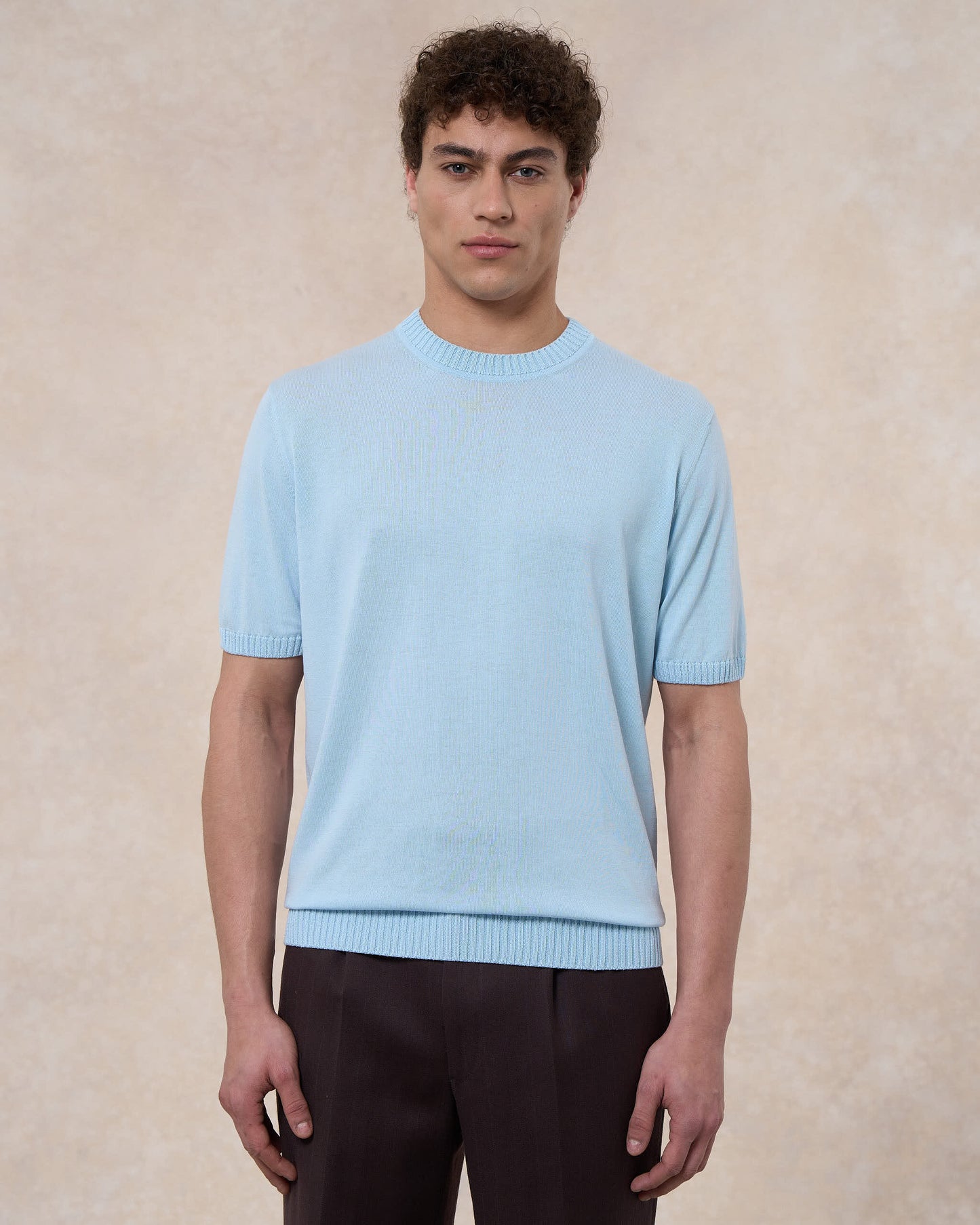 Maglia girocollo grigio polvere in cotone crepe manica corta