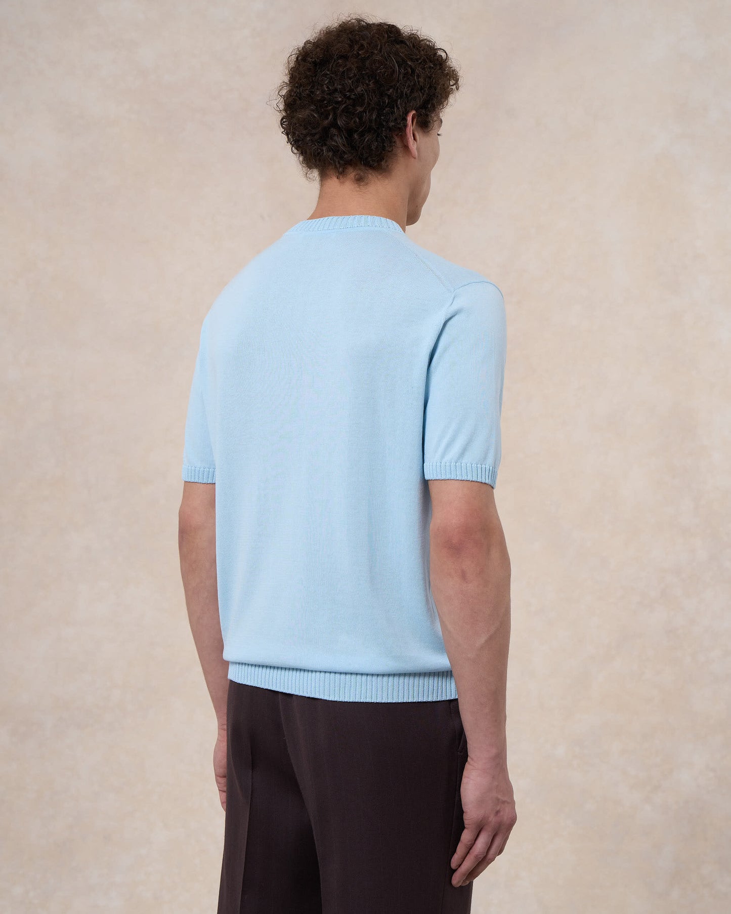 Maglia girocollo grigio polvere in cotone crepe manica corta