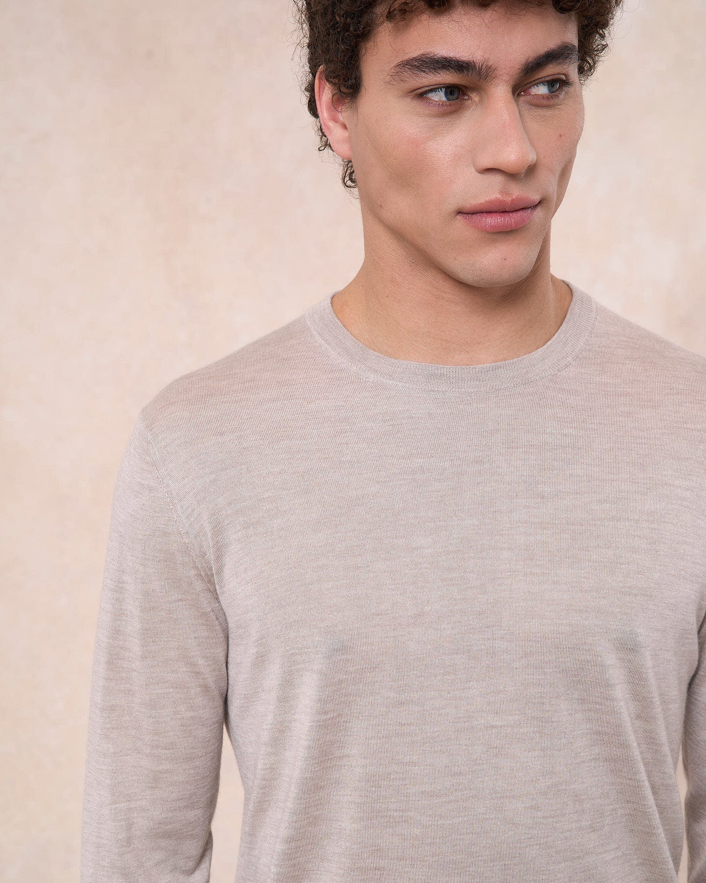 Maglia girocollo grigio pietra in cashmere e seta