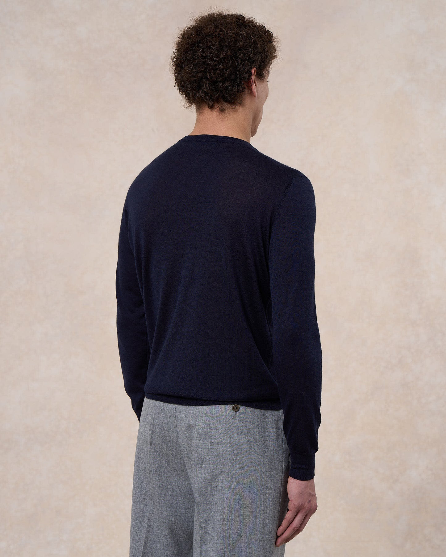 Maglia girocollo blu navy in cashmere e seta