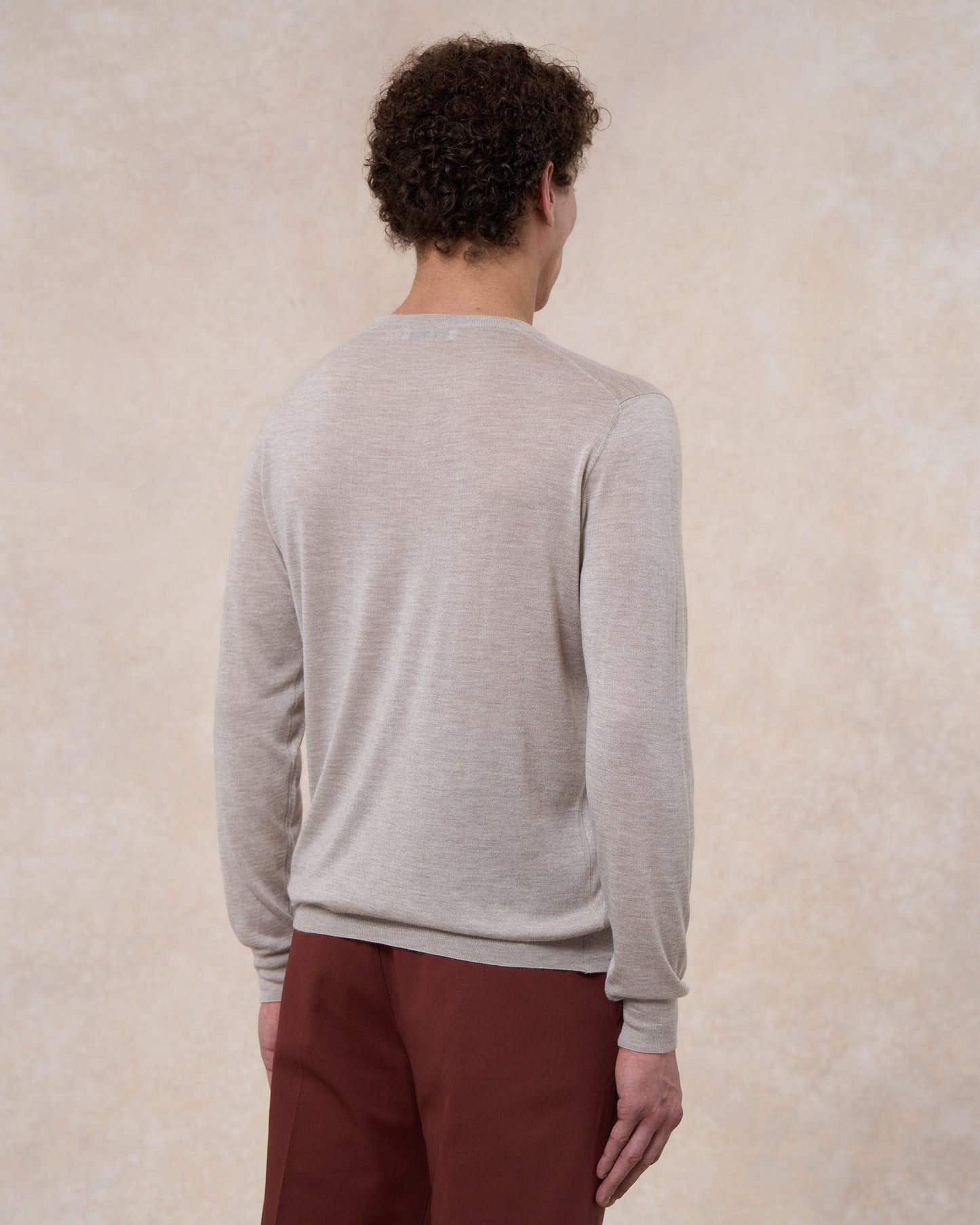 Maglia girocollo grigio pietra in cashmere e seta