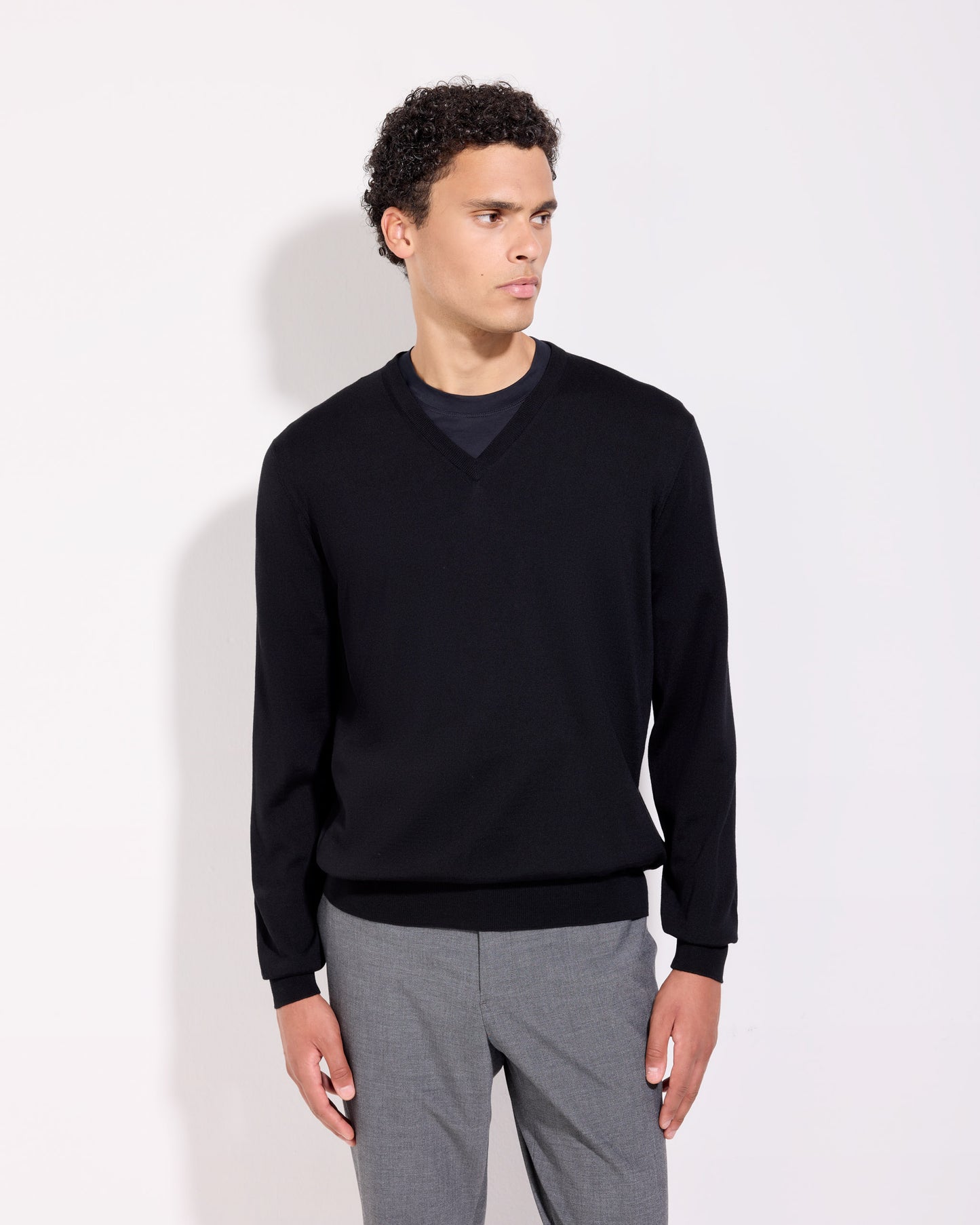 Scollo v royal merino nero