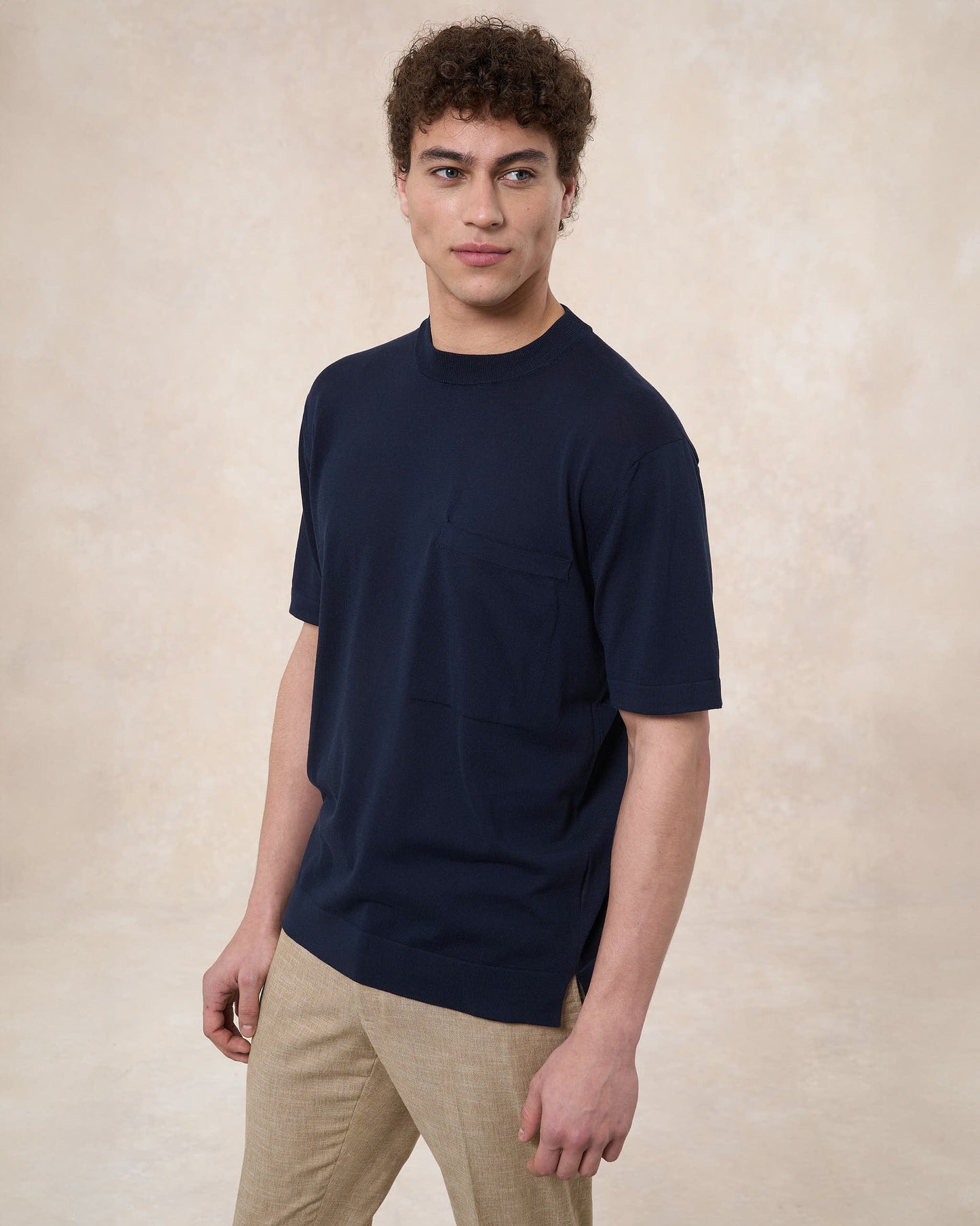 T-shirt blu navy in cotone crepe con taschino