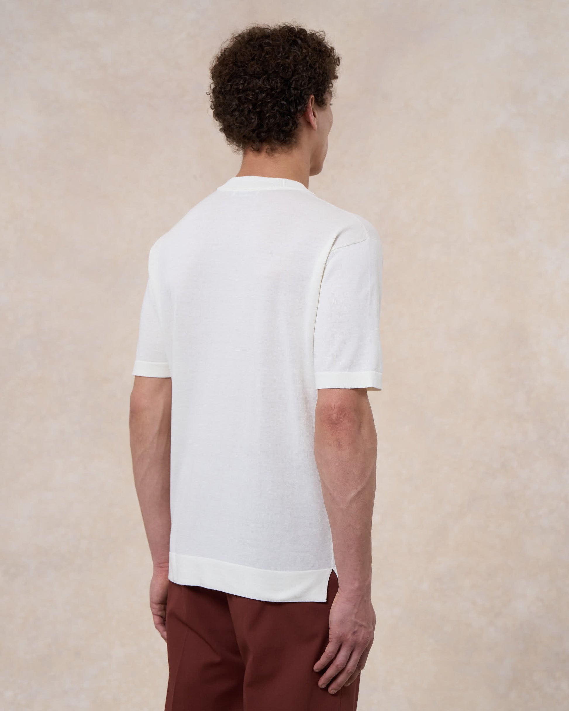 T-shirt bianco latte in cotone crepe con taschino