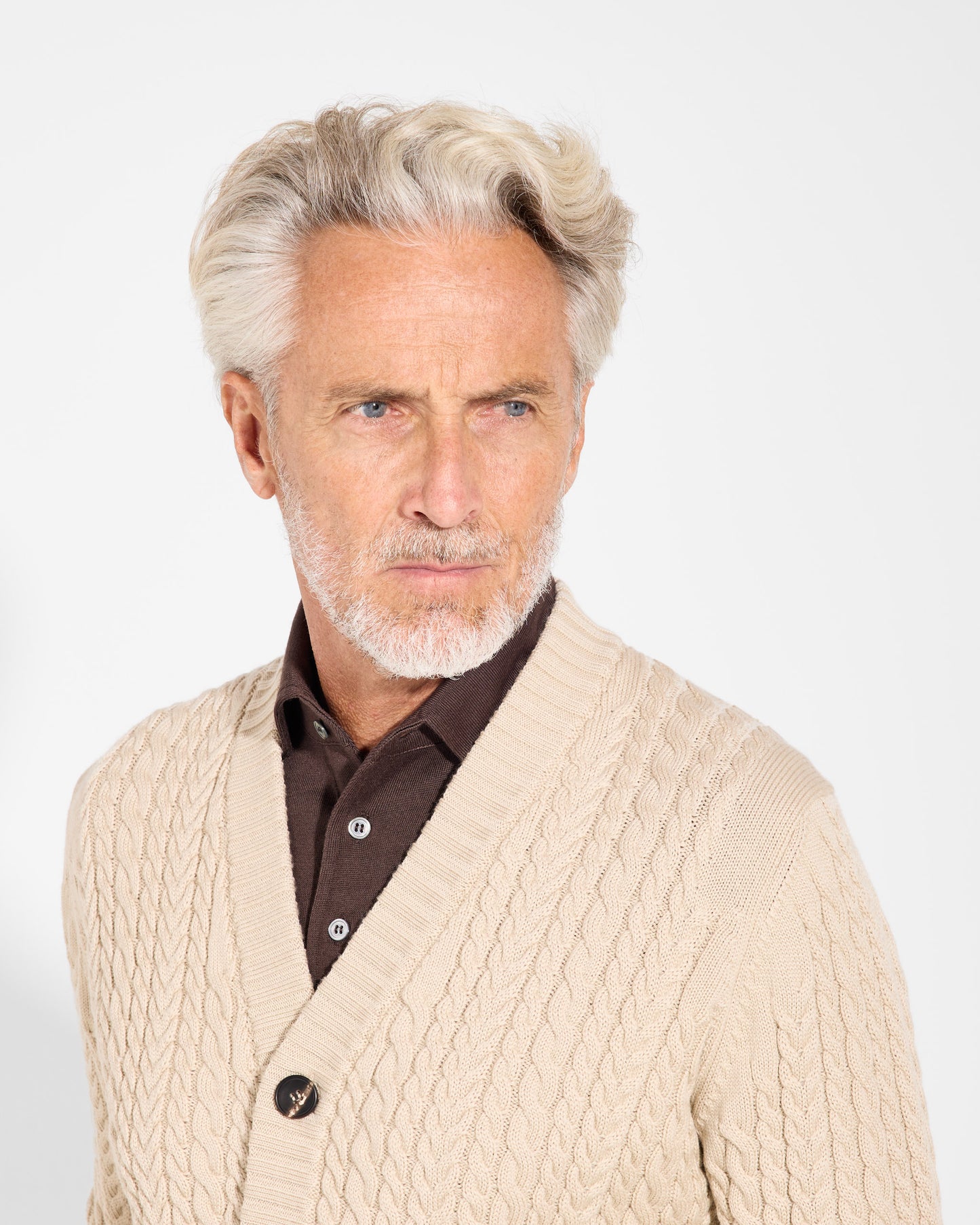 Cardigan con bottoni trecce