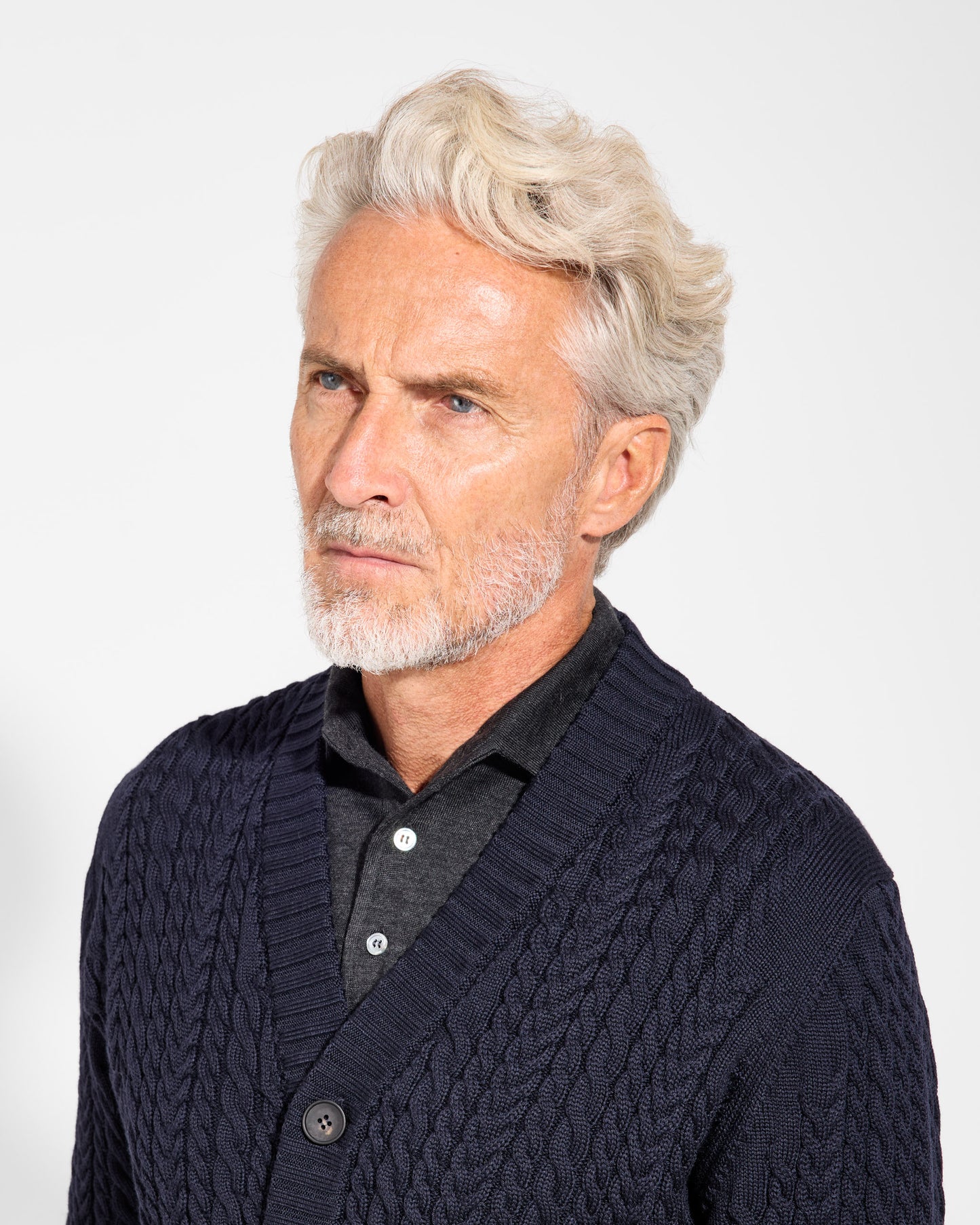 Cardigan con bottoni trecce