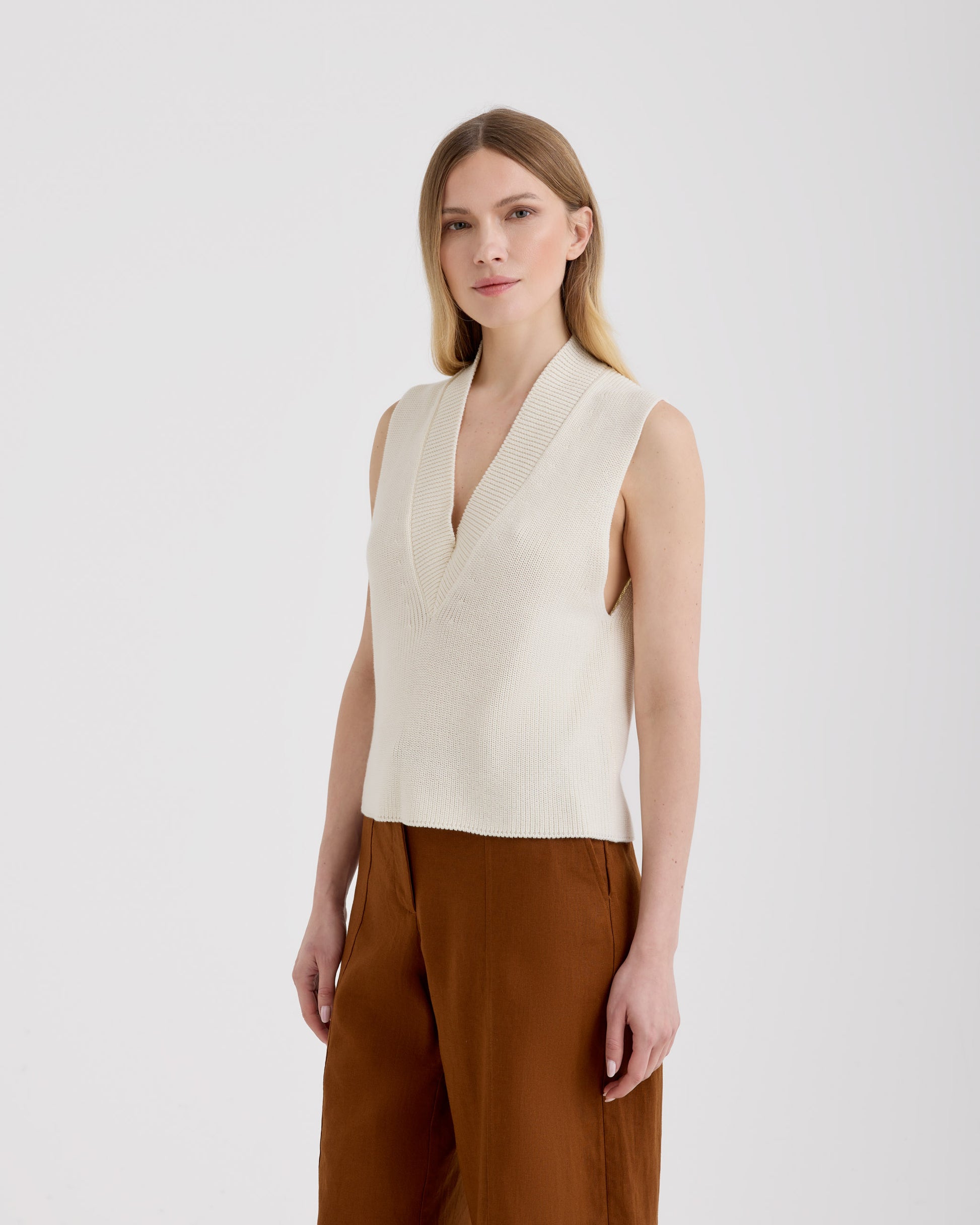 V-neck sweater MILK | Filippo De Laurentiis