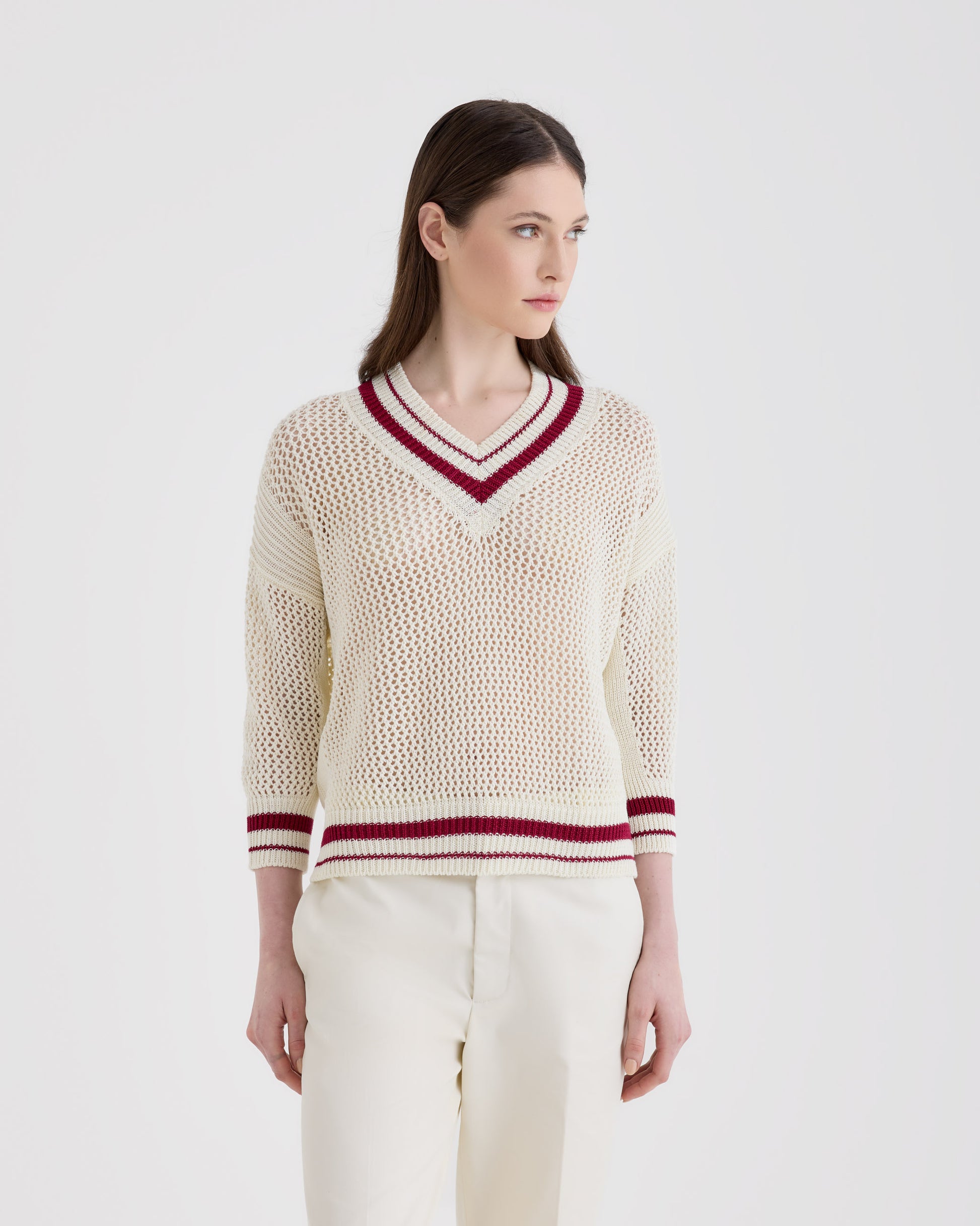Scollo V Bordeaux gesso | Filippo De Laurentiis