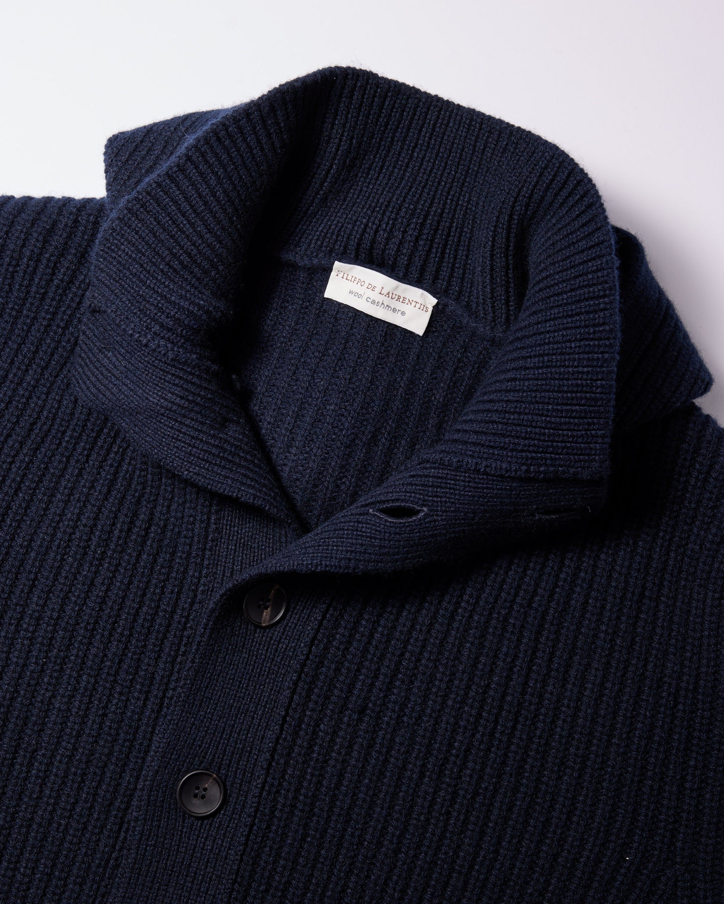 Cardigan con bottoni costa inglese lana cashmere blu oltremare