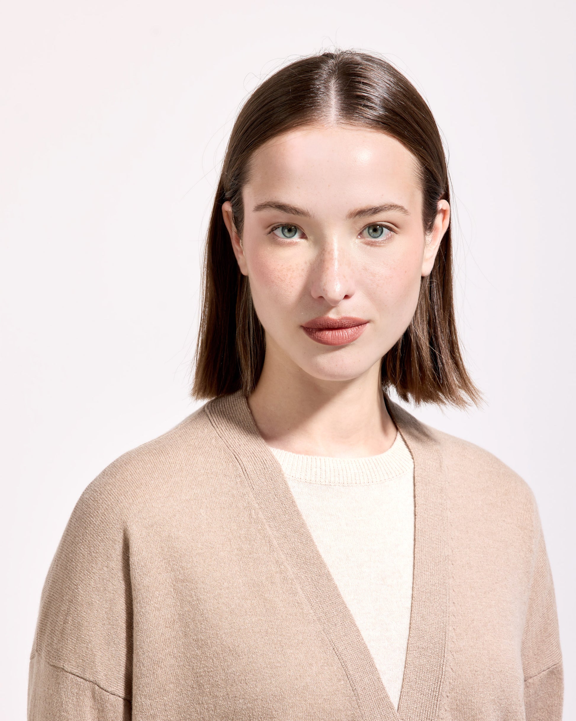 Cardigan con bottoni lana seta cashmere sabbia
