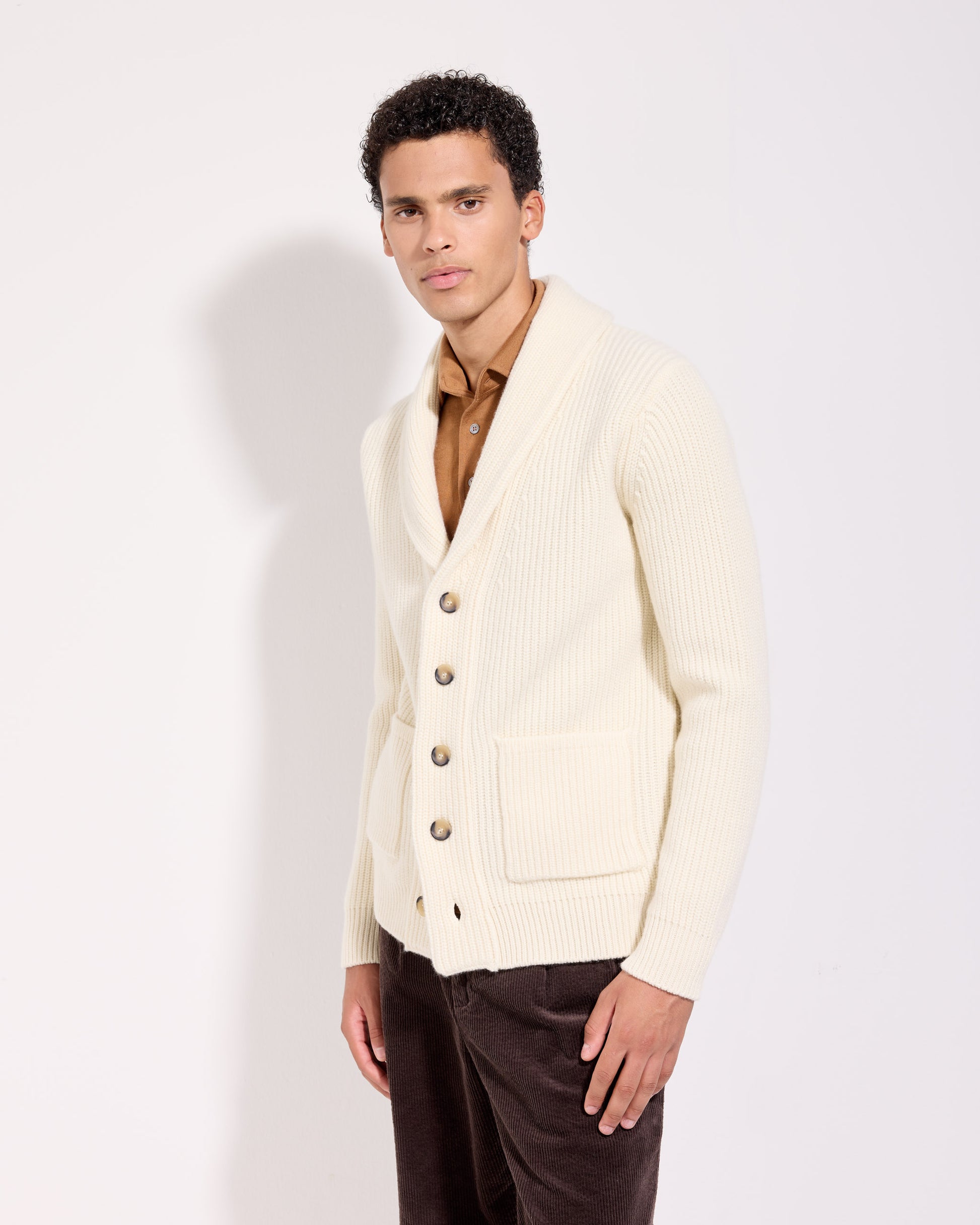 Cardigan sciallato costa inglese lana cashmere bianco latte