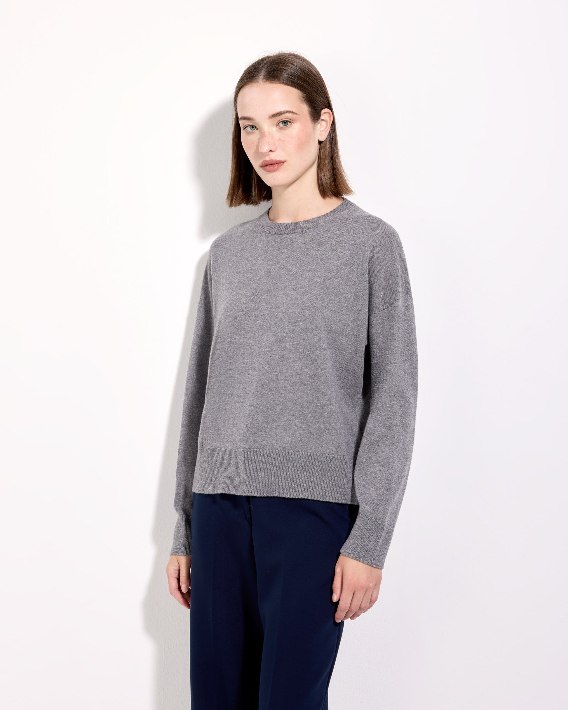 Girocollo lana seta cashmere grigio pietra