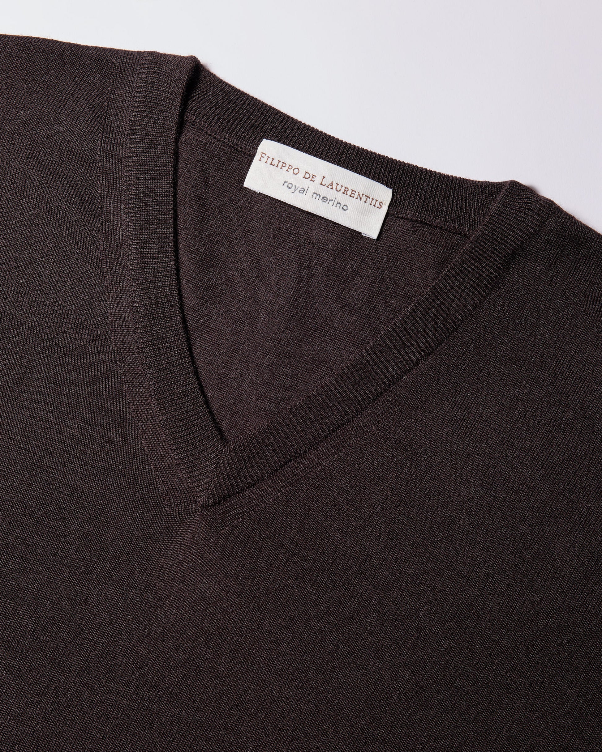 Scollo v royal merino caffè