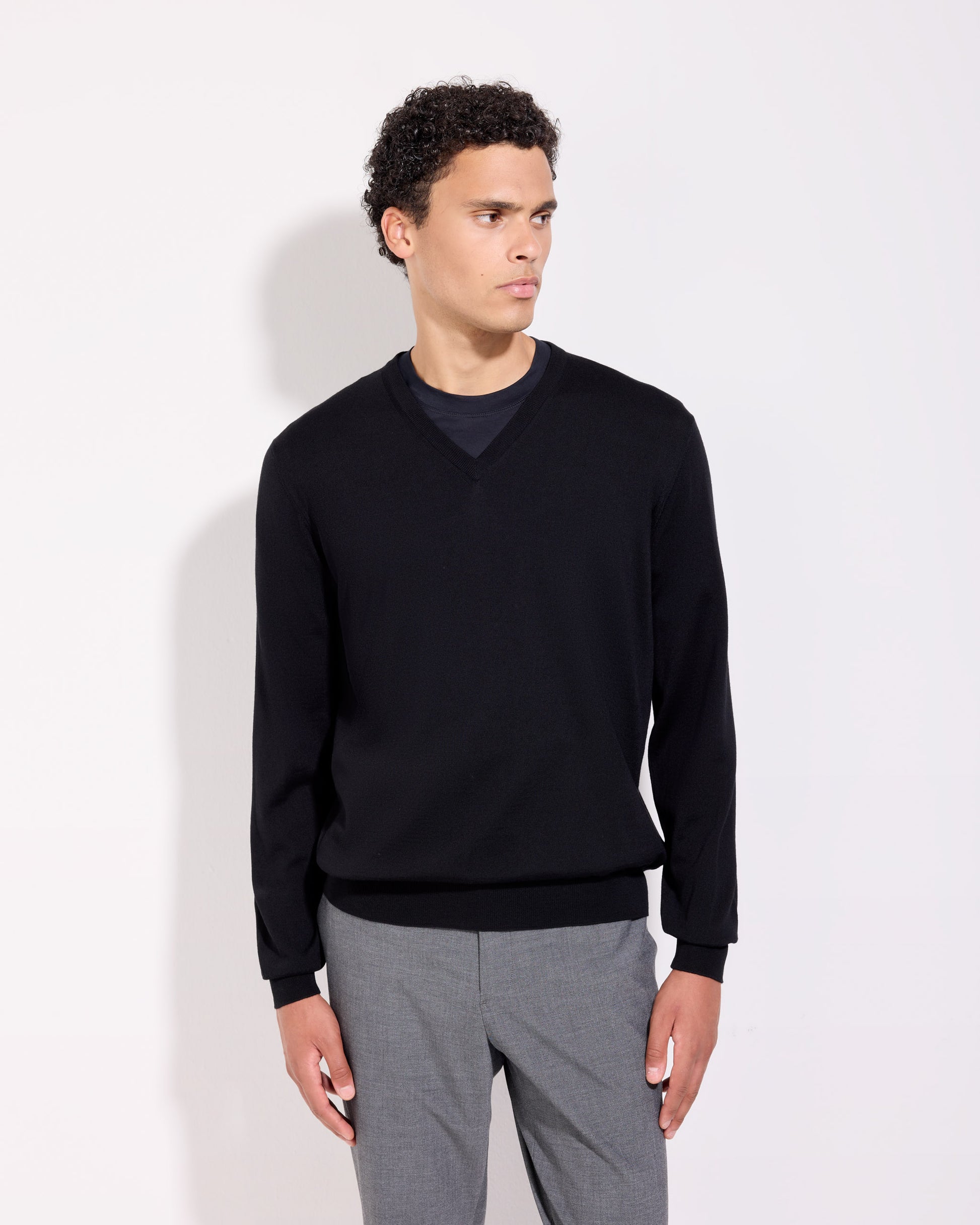 Scollo v royal merino nero