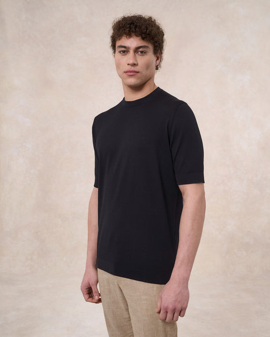 T-shirt nera in cotone crepe slim fit